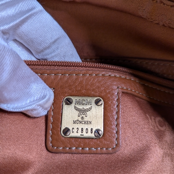 ❤️MCM shoulder Princess Lion Leather Cognac Hand bag Shoulder Purse C2806❤️ - Picture 7 of 11